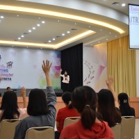 Seminar Parenting (Pola Asuh & Tumbuh Kembang Anak) di Fortunate Conventional Hall PBSM